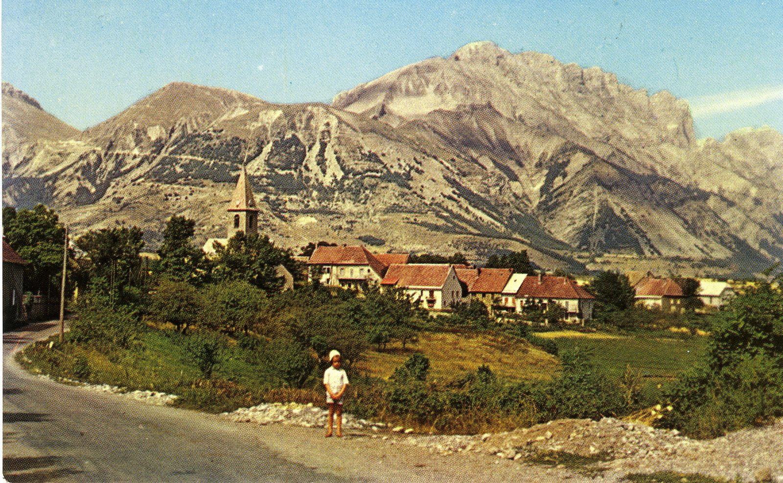 Entrée du village — vue ancienne